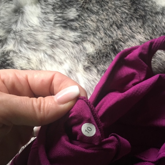 Lululemon tank - Picture 3 of 4